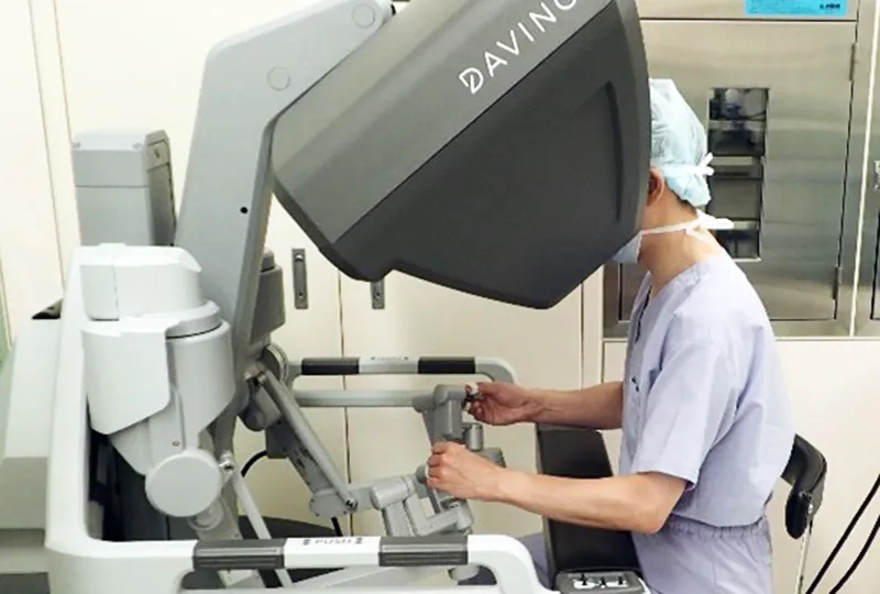 ロボット支援下大腸切除術①